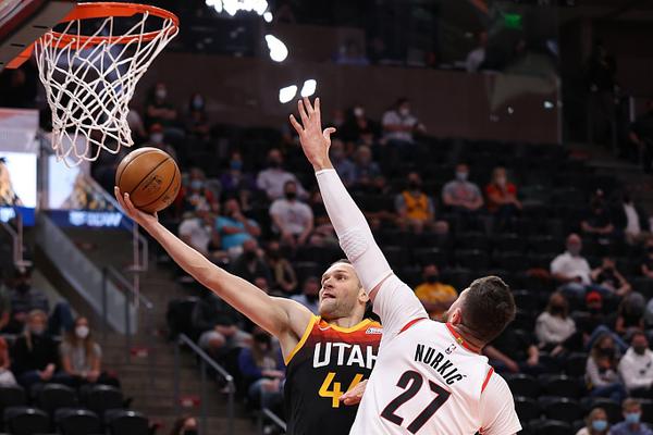 渝昆高铁最长隧渝超联赛-重庆城市足球联赛赛程-直播比分入口道贯通